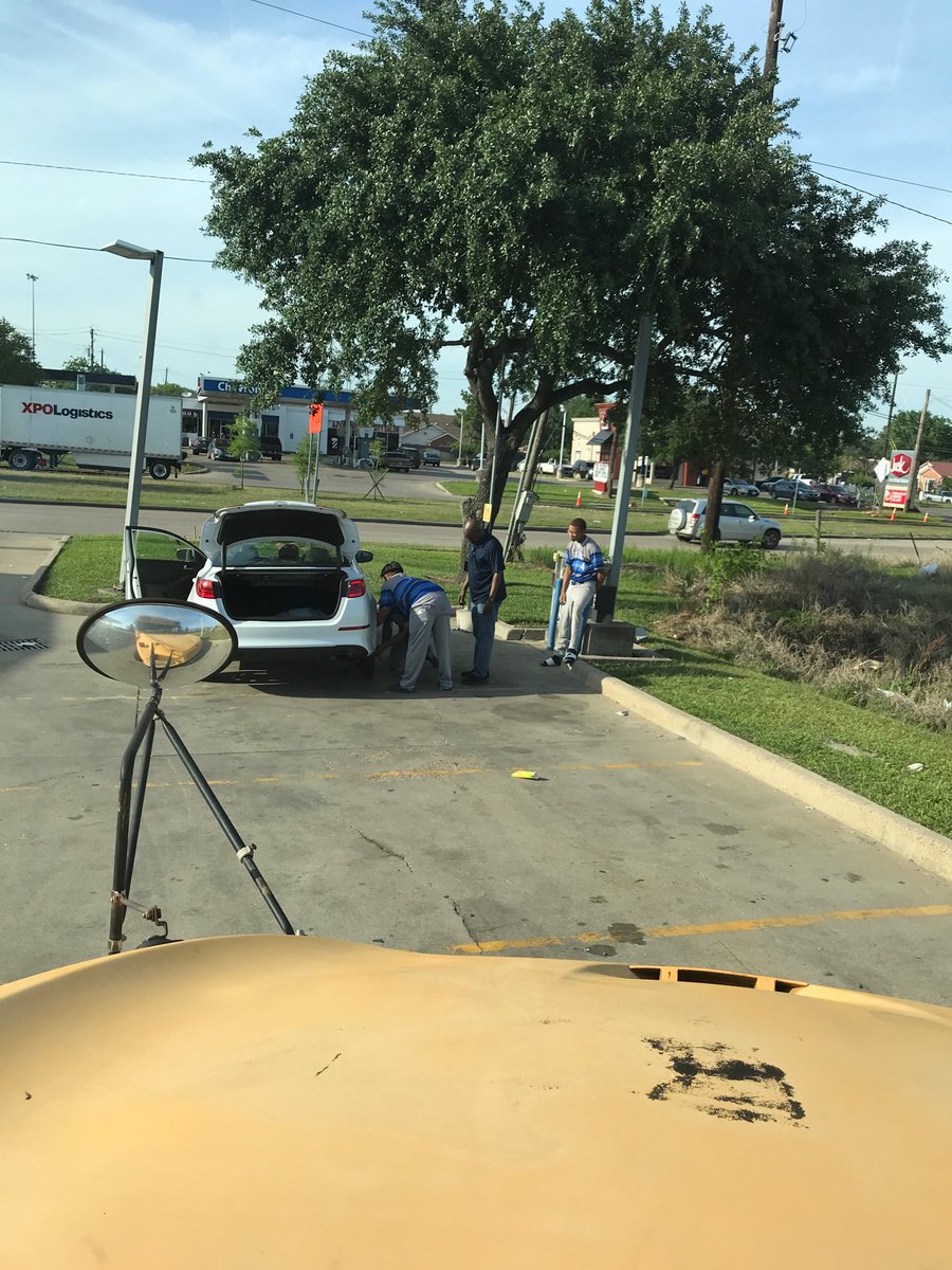 CoachLaz's tweet photo. The Willowridge Baseball Team bus broke down on the way to their game tonight. While they were waiting on a new on they helped change a flat tire. That’s what it looks like to #BlazeBlue with #ClassCharacterExcellence regardless of circumstance. We are so proud of you men! https://t.co/aV4eNB1ndU