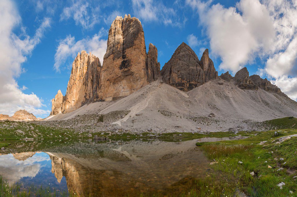 photosthatrock's tweet photo. MOUNTAINS PANORAMA https://t.co/xWc7BxMML0 https://t.co/RLL2ugUl65