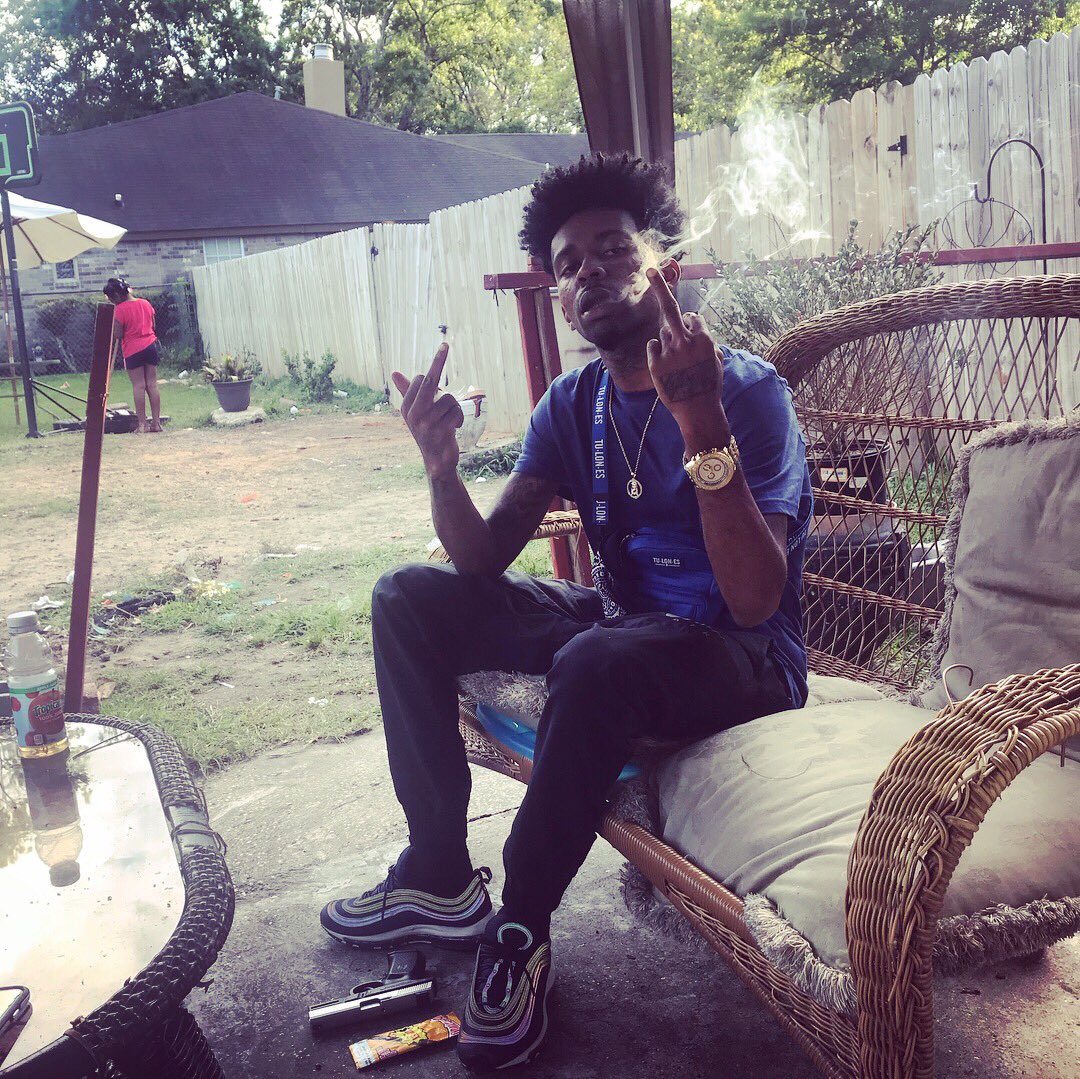 BlowDinero's tweet image. If You Ain’t Gettin Money Stay Tf From Around Me 🚫🧢 #Mafia #TrapMode #NawlFr