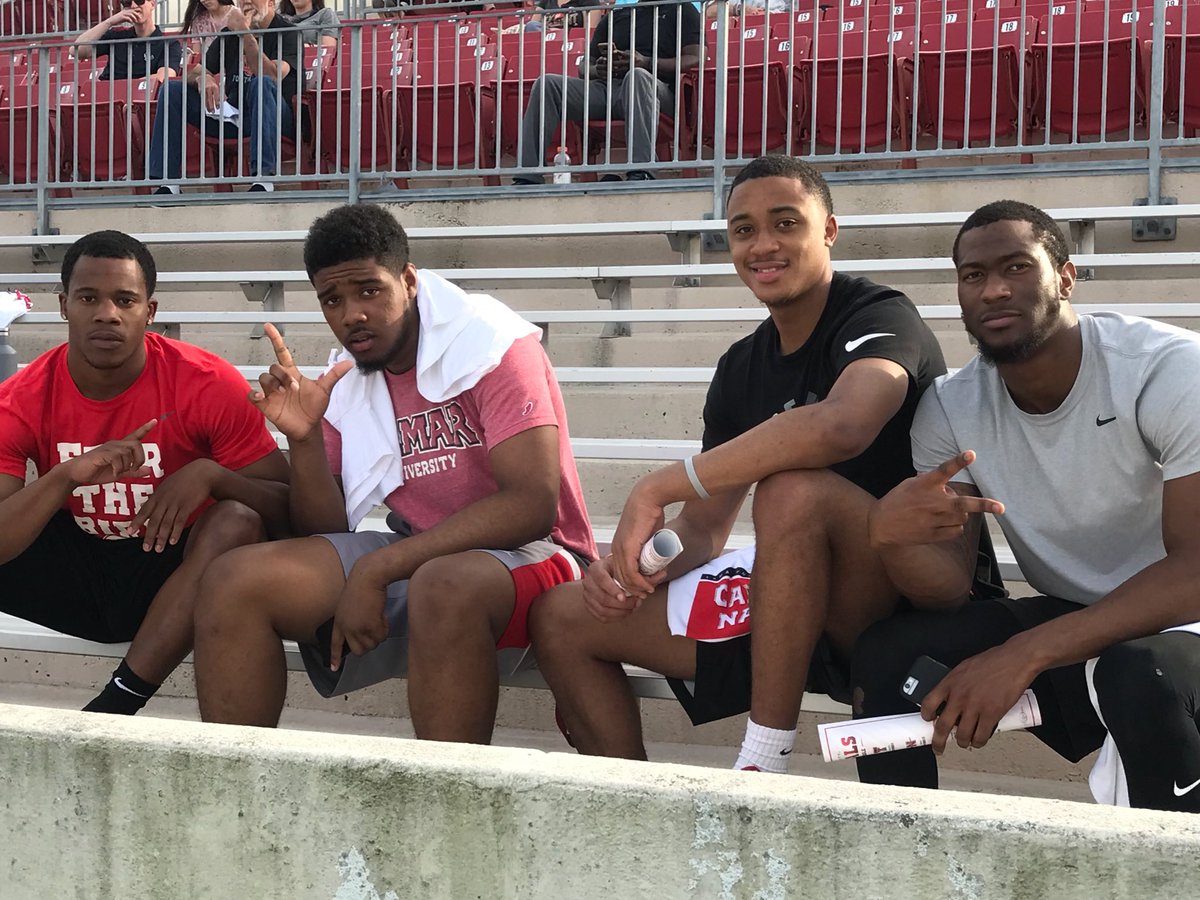 LamarMBB's tweet photo. #LUHoops supporting @LamarFootball at the Night of Champions. #PeckEm https://t.co/8mlJhKwASD