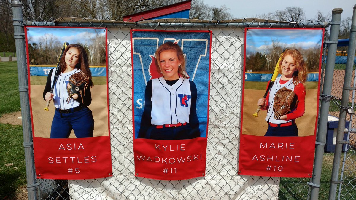 alumnutrob's tweet photo. BIG THURSDAY at The Flats. @LadyCardsSball Senior Night and Memorial Plaza dedication. 5:00 pm pregame. @TWHSAthletics #itsworthit #hopeitsdry https://t.co/cIDxn4XJwM