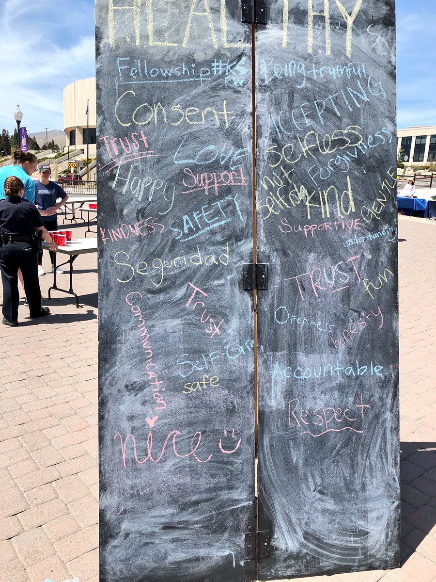 heyitsme_dfred's tweet photo. A HUGE thank you to everyone who came out today and helped us promote sexual assault awareness month and healthy relationships!! #protectourpack #watchyourpack #letschangetheculture https://t.co/5b25RBp9qY