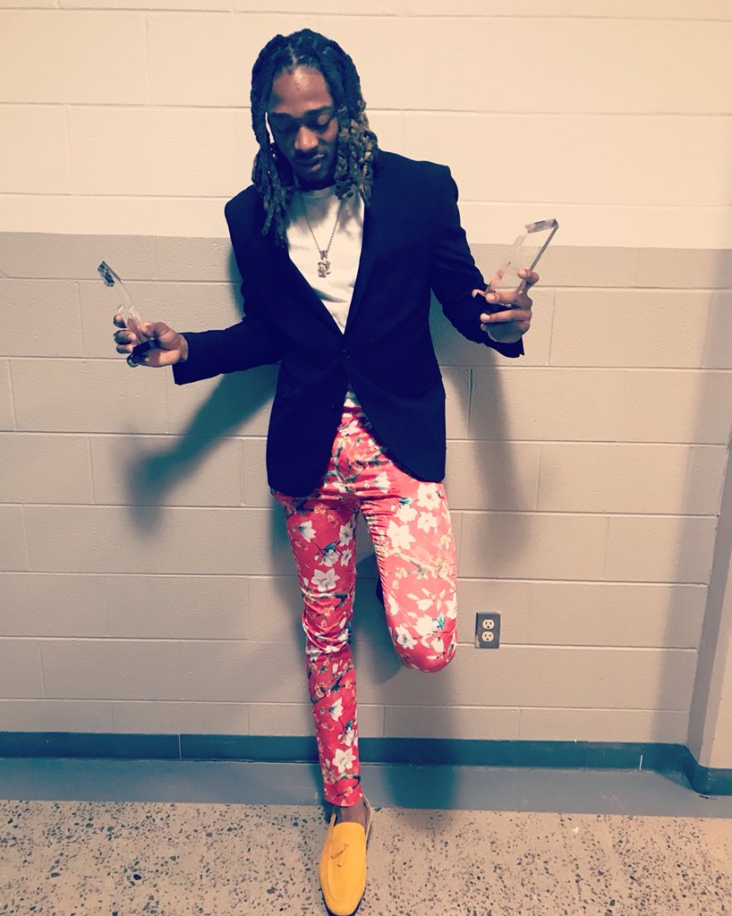 EmanuelTerry08's tweet photo. Athlete Of The Year👑🌹.... I wish my dad could be here to witness this👼 https://t.co/ZByhbGlB6D