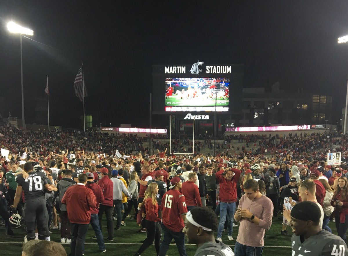 WSUCougarFB's tweet photo. Pullman, WA...a true college town!  #GoCougs #BestCollegeTownInThePac12 https://t.co/ZnOHxaffpL