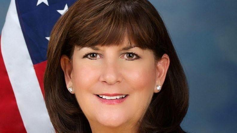 SunSentinel's tweet photo. Boca Raton Mayor Susan Haynie faces criminal charges, sources say https://t.co/kkn7l6kAfK https://t.co/zzPl5rwy95