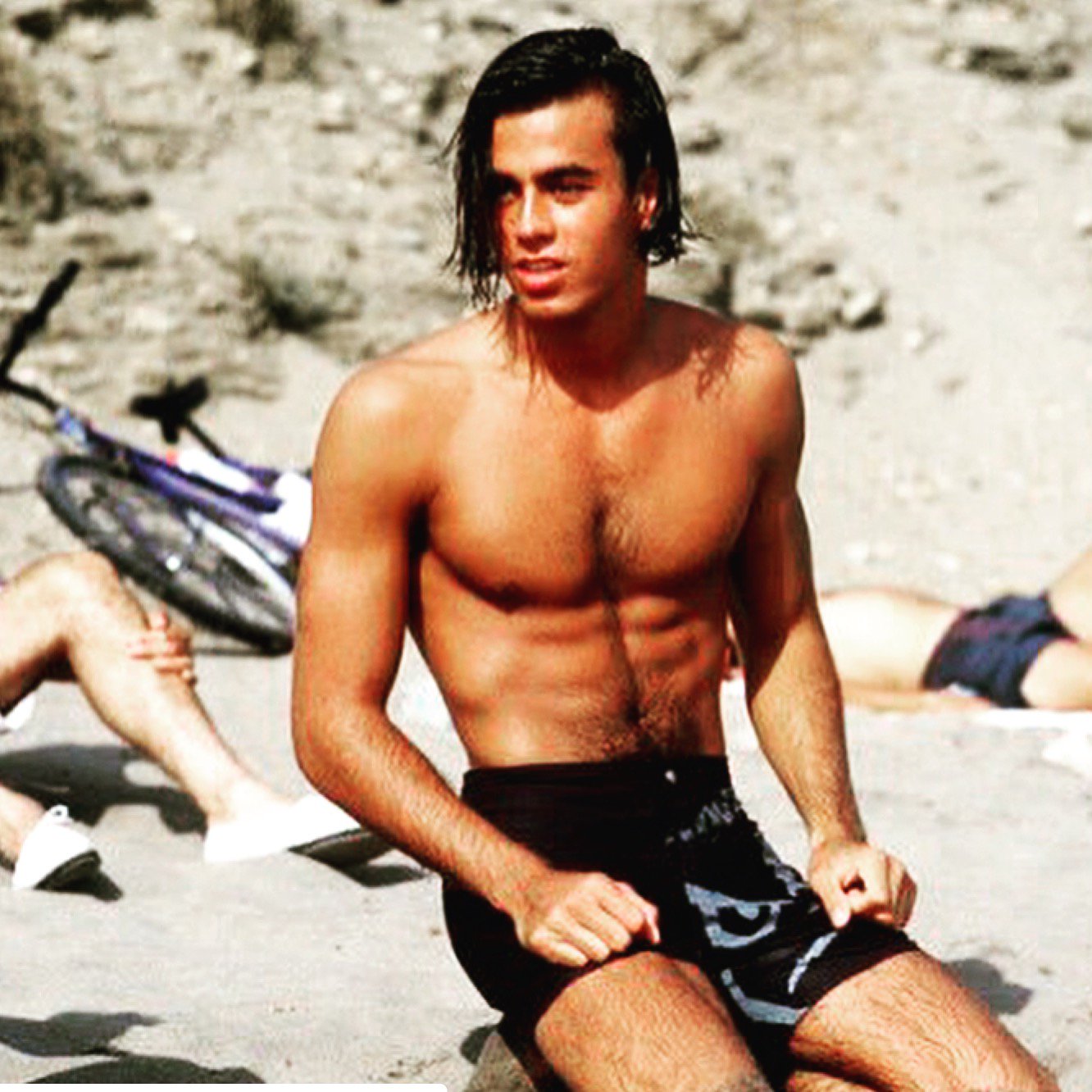 Bodhi Elfman On Twitter Enrique Iglesias And I Were Separated At Birth Very Separated Abs Enriqueiglesias Jewgod