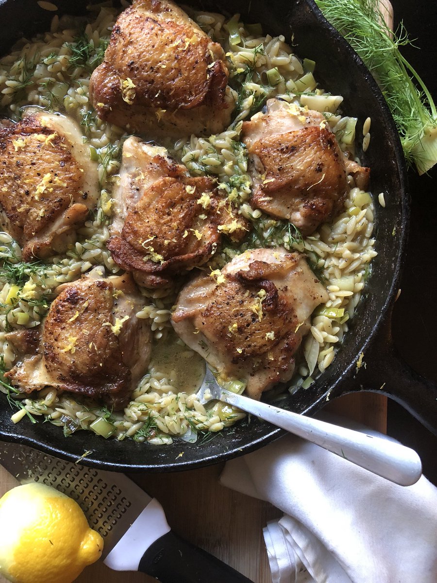 ChefJeffPhilbin's tweet photo. One of my favorite things to do for dinner is a one pan dish where you can taste the layering of flavor....this is one of those dishes 😂👨‍🍳🍽
-
Chicken Thighs | Orzo | Leeks | Fennel | Lemon | Butter | Wine 
.
.
.
.
.
#ChefJeffPhilbin #MasterChef https://t.co/LhEmq4uyLH