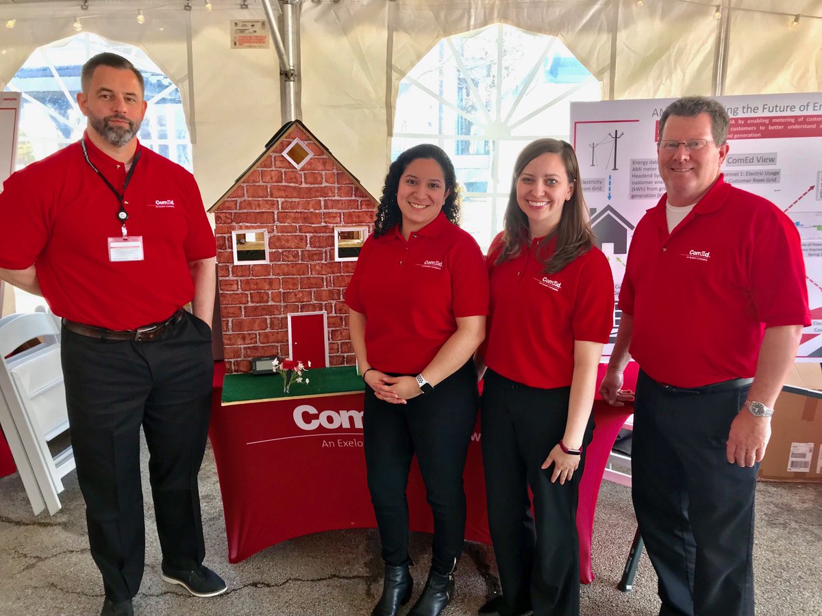 ComEd's tweet photo. We’re #powering innovation during our #FutureEnergyExpo &amp; becoming the #UtilityOfTheFuture! From empowering girls in #STEM w/ the Icebox Derby, installing over 3 million smart meters, to providing the #PowerOfMobility w/ our DASH EV, we're creating a cleaner, brighter future 💡 https://t.co/DsvUVnksfu
