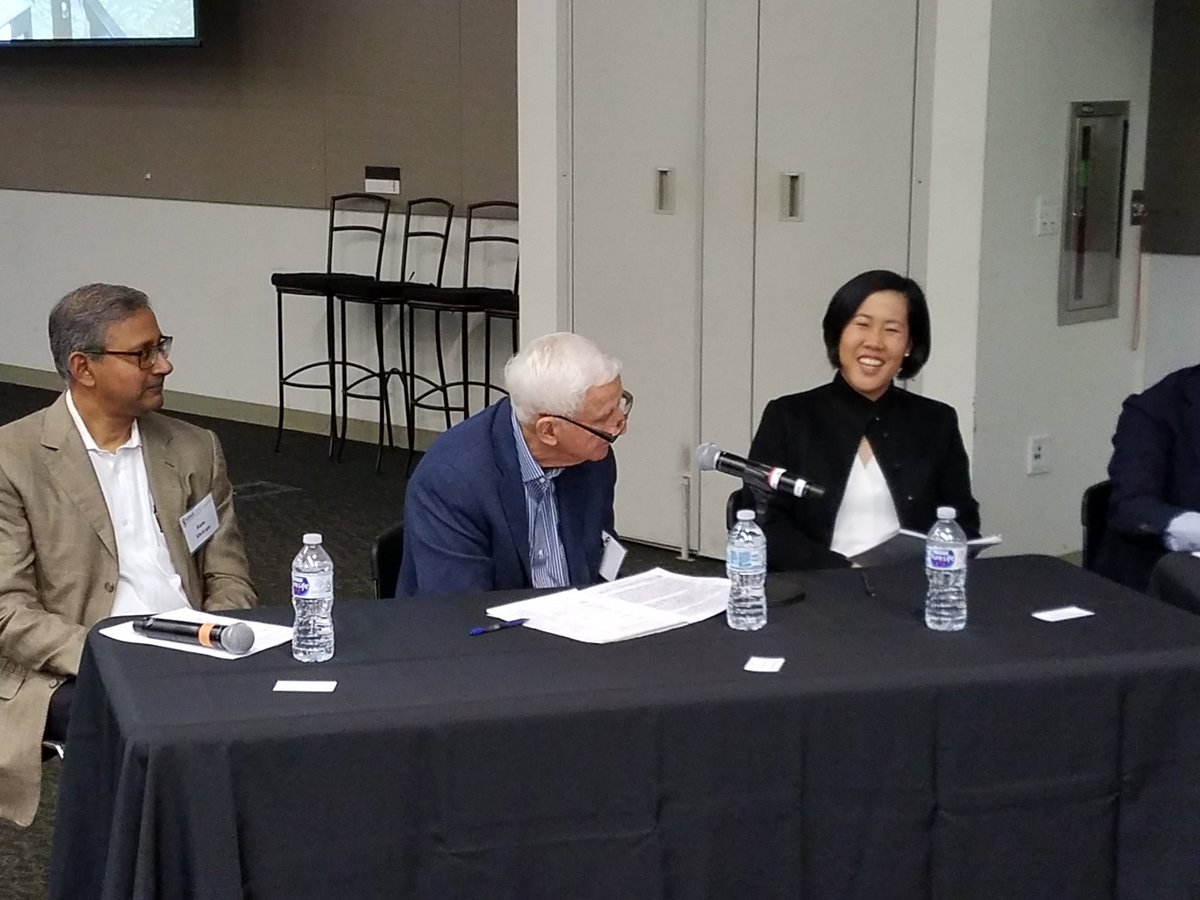 StanfordCVI's tweet photo. #SDDS2018 unofficial SharkTank review panel, with 8 pitches being evaluated by Roy Vagelos, George Scangos, Ram Shriram, Robert Robbins, Amy Chang, and Wende Hutton. https://t.co/DUjsDSKbdk