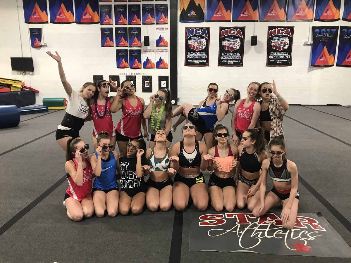 Senior White tweet media