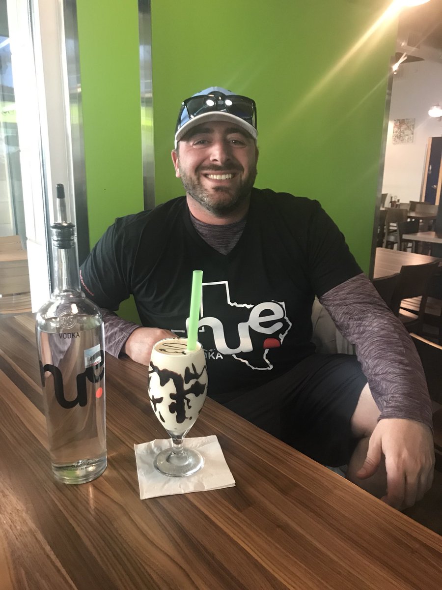 TONYDEVIN377's tweet photo. @rjchoppy enjoying a mudslide @Liberty_Burger...@NueVodka, Baileyβs, Kahlua, chocolate syrup and vanilla custard! Chop says heβs feeling it...ππ€ #nueexperiences #nuememories https://t.co/W4BmPXvwYZ