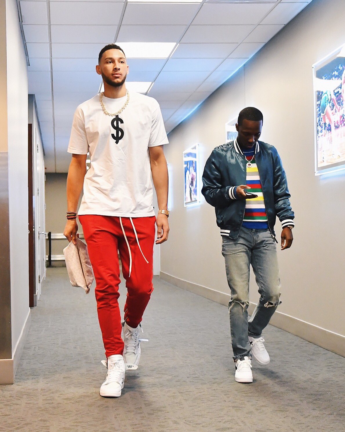 Post impresionismo Moler Ofensa B/R Kicks on Twitter: ".@BenSimmons25 arrives in the Euro-exclusive Off- White Air Jordan 1 https://t.co/iMRkO4Gzdl" / Twitter