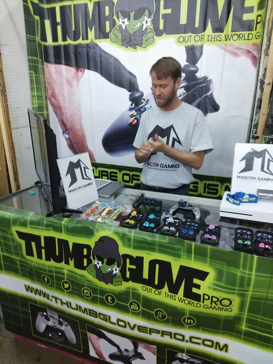 MagConGamingKit's tweet image. J Miller setting up at trade show in Michigan.