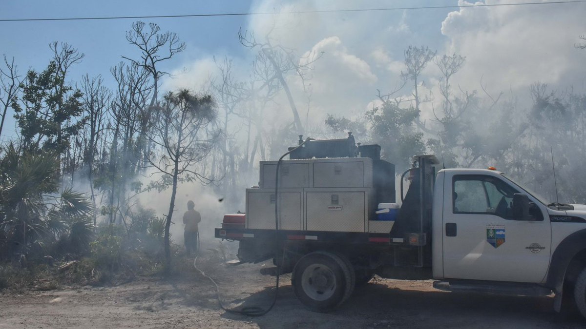 Brush fire only 50 percent contained on Big Pine Key, officials say bit.ly/2FhvquA https://t.co/Jt6bLfQXhD