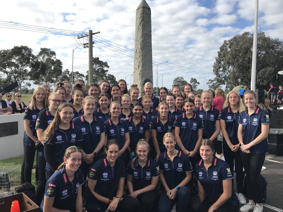This morning our <a href="/GeelongFalcons/">Geelong Falcons</a>  Girls attended the <a href="/GeelongRSL/">Geelong RSL</a> ANZAC Day service together to pay their respects. #lestweforget #ANZAC <a href="/AFLBarwon/">AFL Barwon</a>