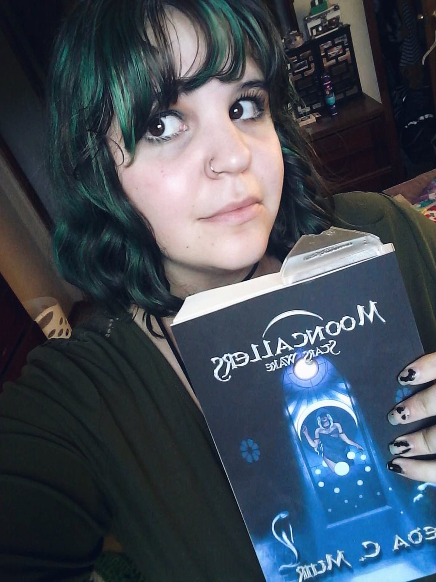 KellyTostada's tweet photo. @LedaCMuir I got it!! I'm treating it like a baby lol. I'm so flipping proud of you, girlie. Thank you for sharing your world with us!ππ #MooncallersBook #StarsWake #LedaMuir https://t.co/DQhgZqpyvp
