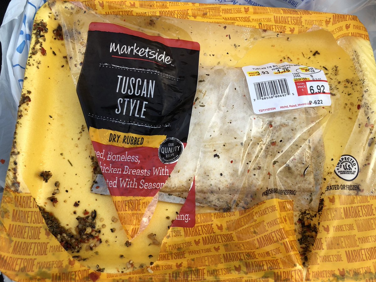 MamaFish1966's tweet photo. Bought Marketside Garlic &amp; Herb, and Tuscan Style dry rubbed chicken.   They forgot to dry rub over half the chicken.  Thanks Walmart Marketside...NOT!!!!! https://t.co/ZDFn3e8Kss