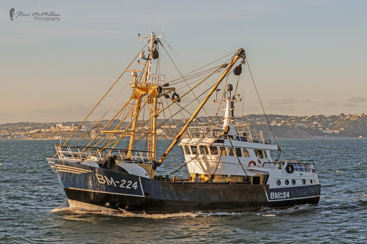 TrawlerImages's tweet image. BM224 Amber-J