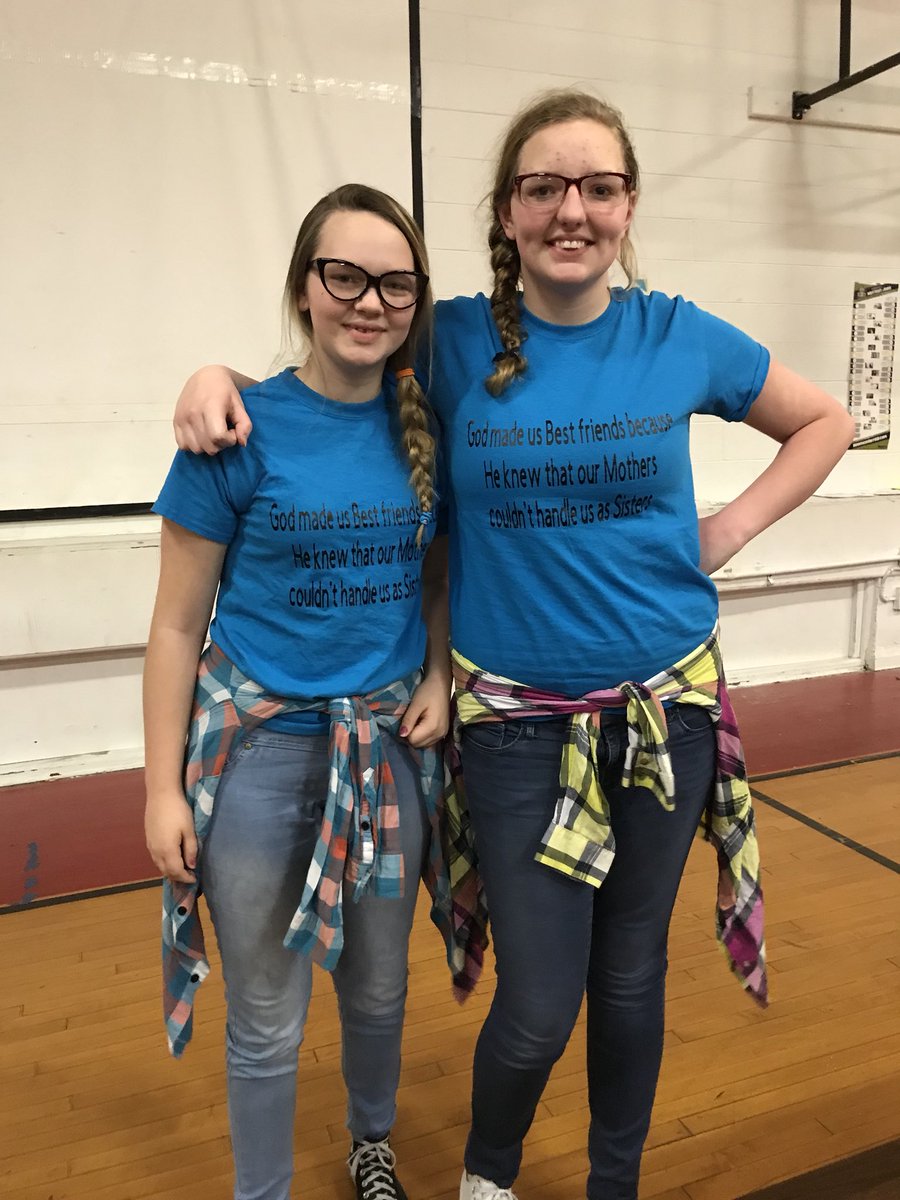 Penny2206's tweet photo. More โtwinโ fun photos from LCS Secondary! #makingfunmemories @1976LCS https://t.co/3xDQNt5m5P