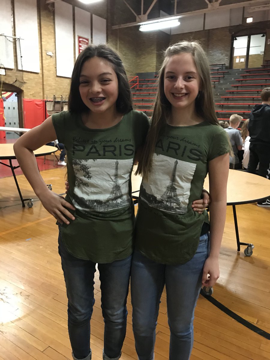 Penny2206's tweet photo. More โtwinโ fun photos from LCS Secondary! #makingfunmemories @1976LCS https://t.co/3xDQNt5m5P
