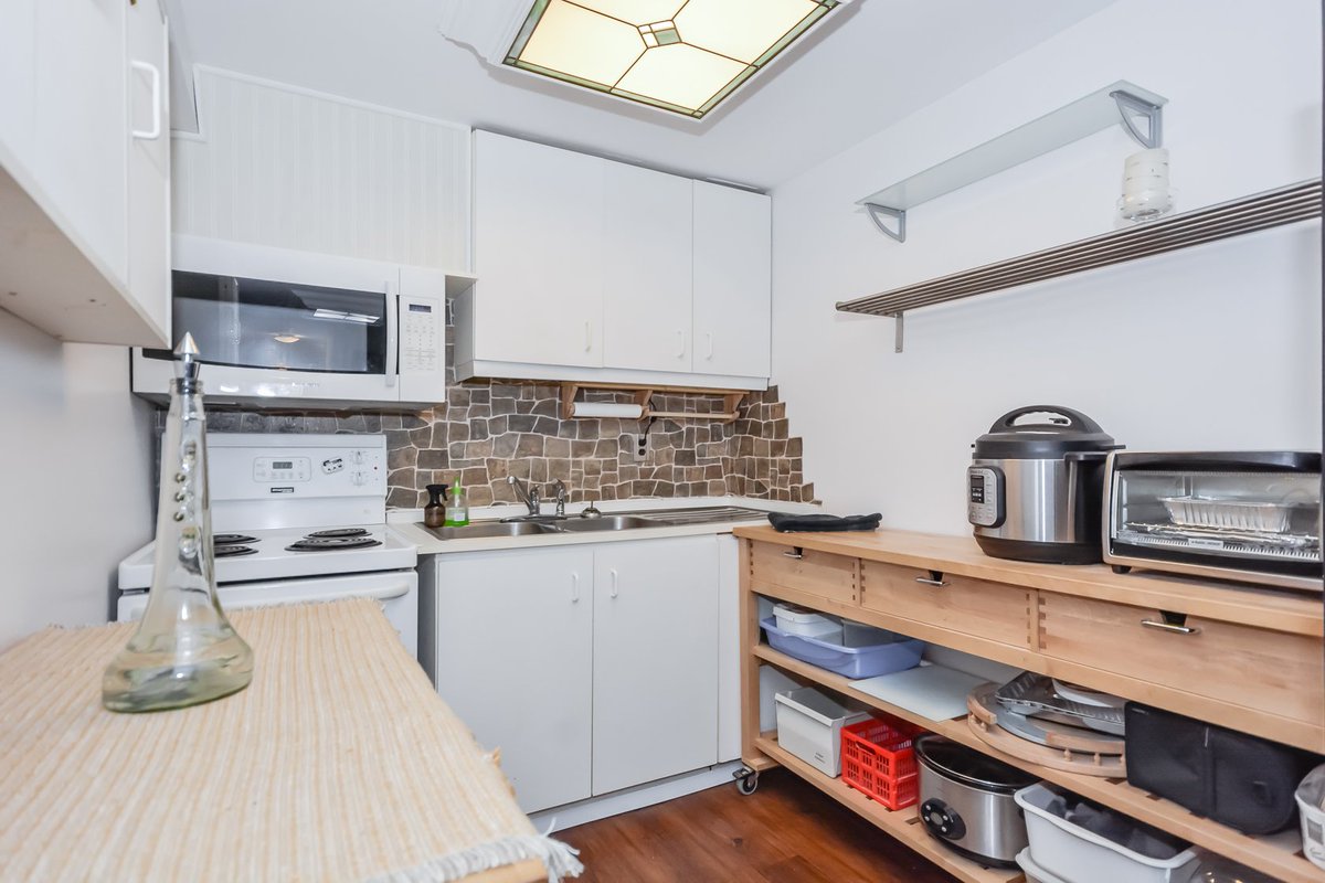 Coming on the  market tomorrow.  4 Eliot Place - legal duplex.  Get in touch for details!