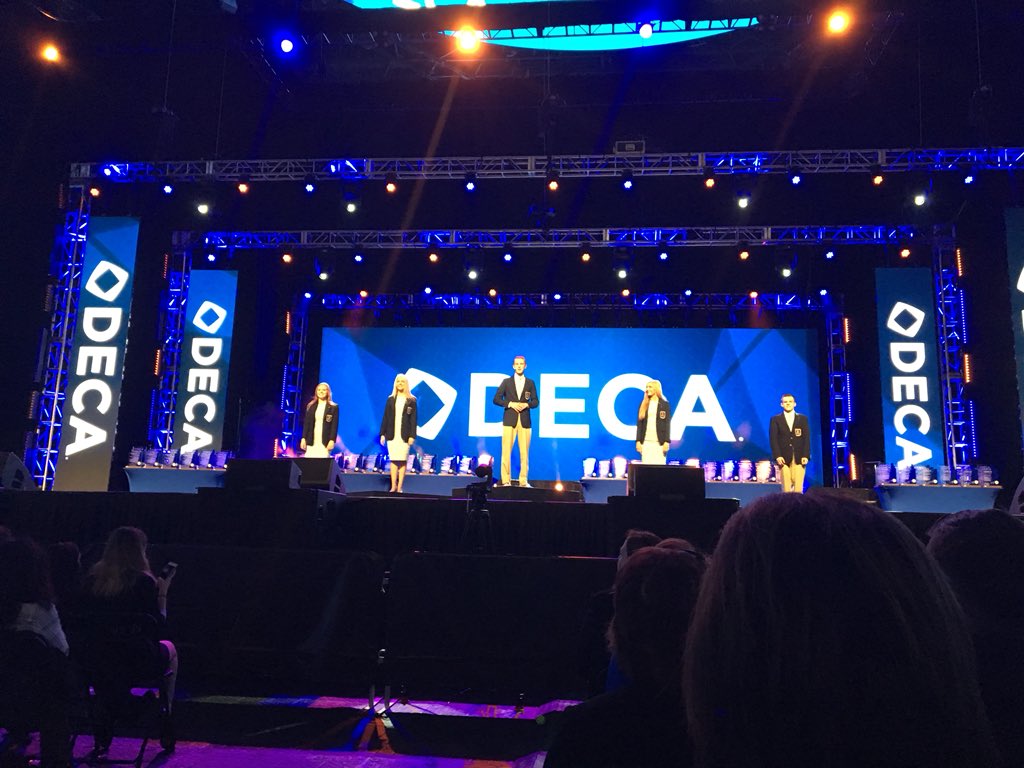 tlandwolvesDECA's tweet photo. Waiting on some DECA Glass! #thsdeca #decaicdc https://t.co/IHGvqZj0pY