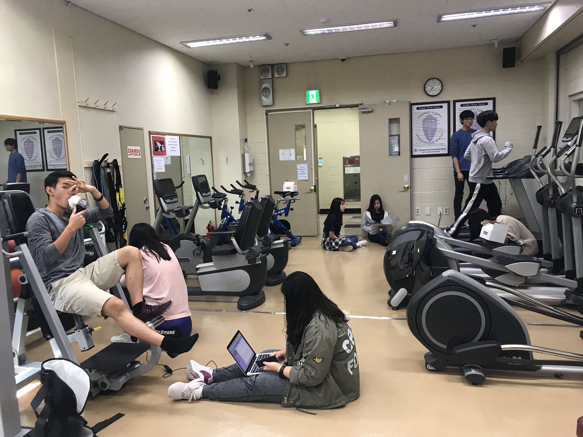 ochanedu's tweet photo. #IBBio students investigate the effects of intensity of exercise on ventilation rate. #studentchoice is 🔑 and thankful for awesome facilities at @GSISKorea to conduct these labs. #inclination #speed #chestpress https://t.co/VKmE5k7uRs