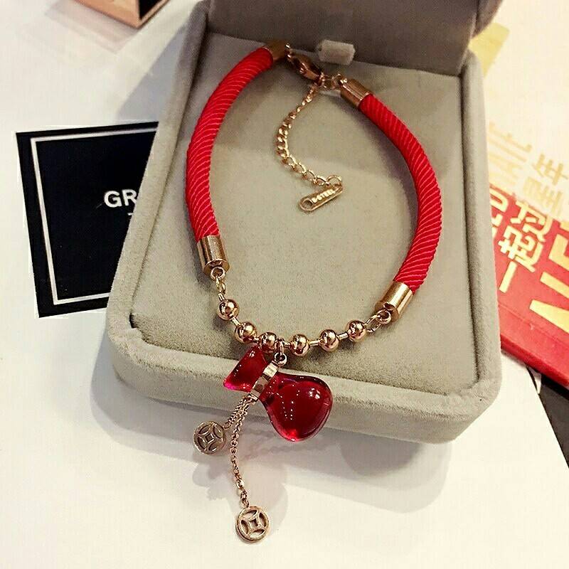 sai_nz's tweet photo. #พรีออเดอร์ #ด้ายแดง #ด้ายแดงผูกหัวใจ  เส้นเล็ก150. เส้นใหญ่200. สนใจDMมาเลยจ้าา https://t.co/I5kZCl67MZ
