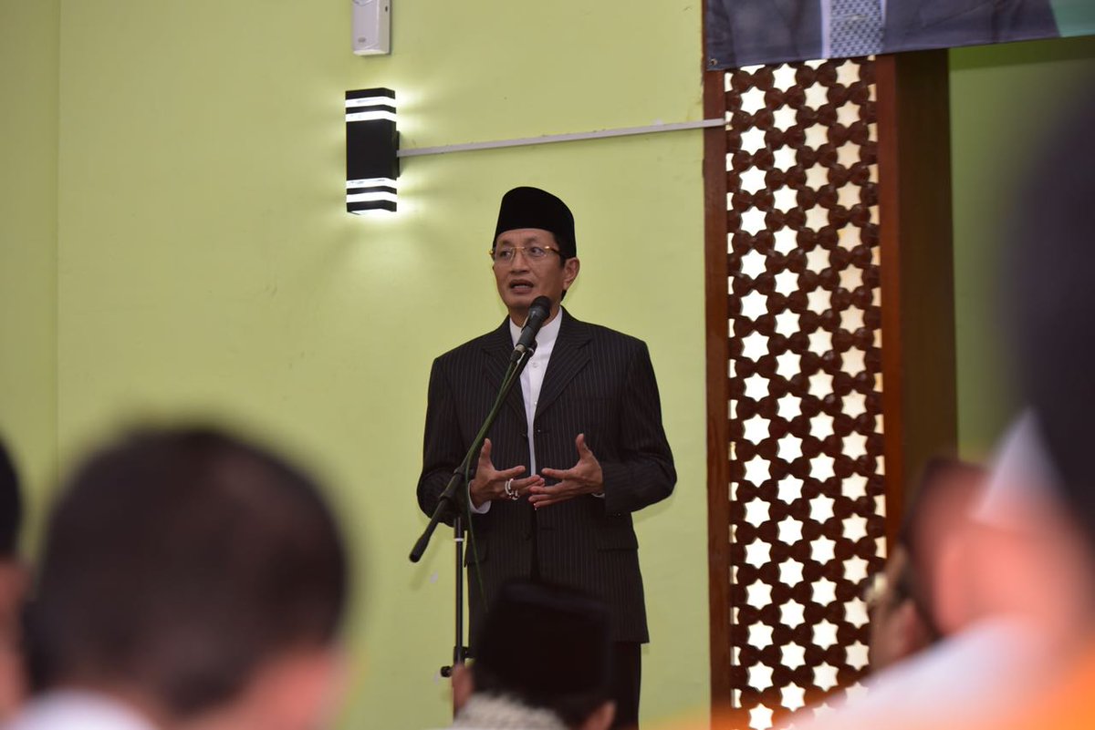 anwsanusi's tweet photo. Memperingati Isra Mi'raj Nabi Muhammad SAW bersama https://t.co/T0UwEXIgkf.Nasarudin Umar, MA, Imam (Imam Besar Masjid Istiqlal) dan Jamaah Masjid Al-Muhajirin Kementerian Desa, Pembangunan Daerah Tertinggal, dan Transmigrasi. @KemenDesa #IsraMiraj https://t.co/vjLp95nIrv