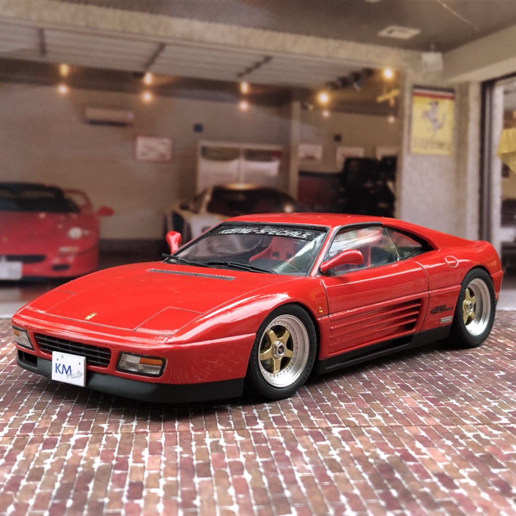 chefnagatani's tweet image. ケーニッヒ 348、外で写真を撮ってみました！ 自作デカールと、タイヤとホイールを変更、車高を若干さげています。ベースは348チャレンジのキットです。
#ferrari  #fujimi #1/24 #ferrari348  #koenig