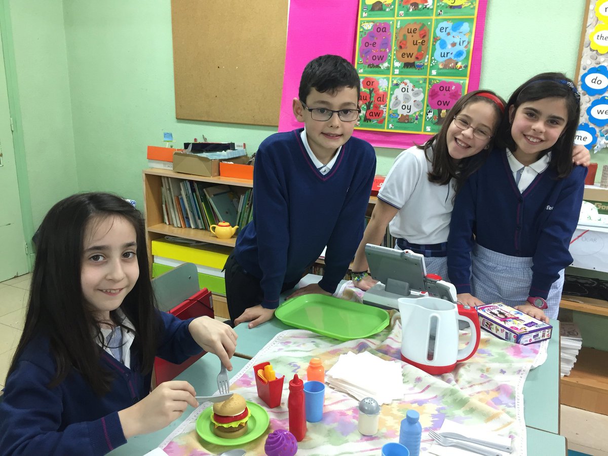 VedrunaPamplona's tweet image. Final Product of The Classroom Restaurant Project in 3rd Grade #theatre #creativity #learningwhilehavingfun