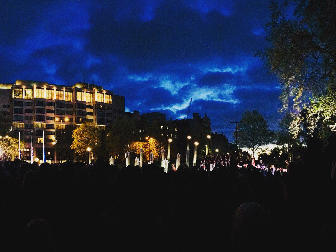 DorsetLondoner's tweet photo. Early morning start to meet & pay respects at the Dawn Service #ANZAC #ANZAC2018 #odeofremembrance #wewillrememberthem https://t.co/6JtpmKHRKS