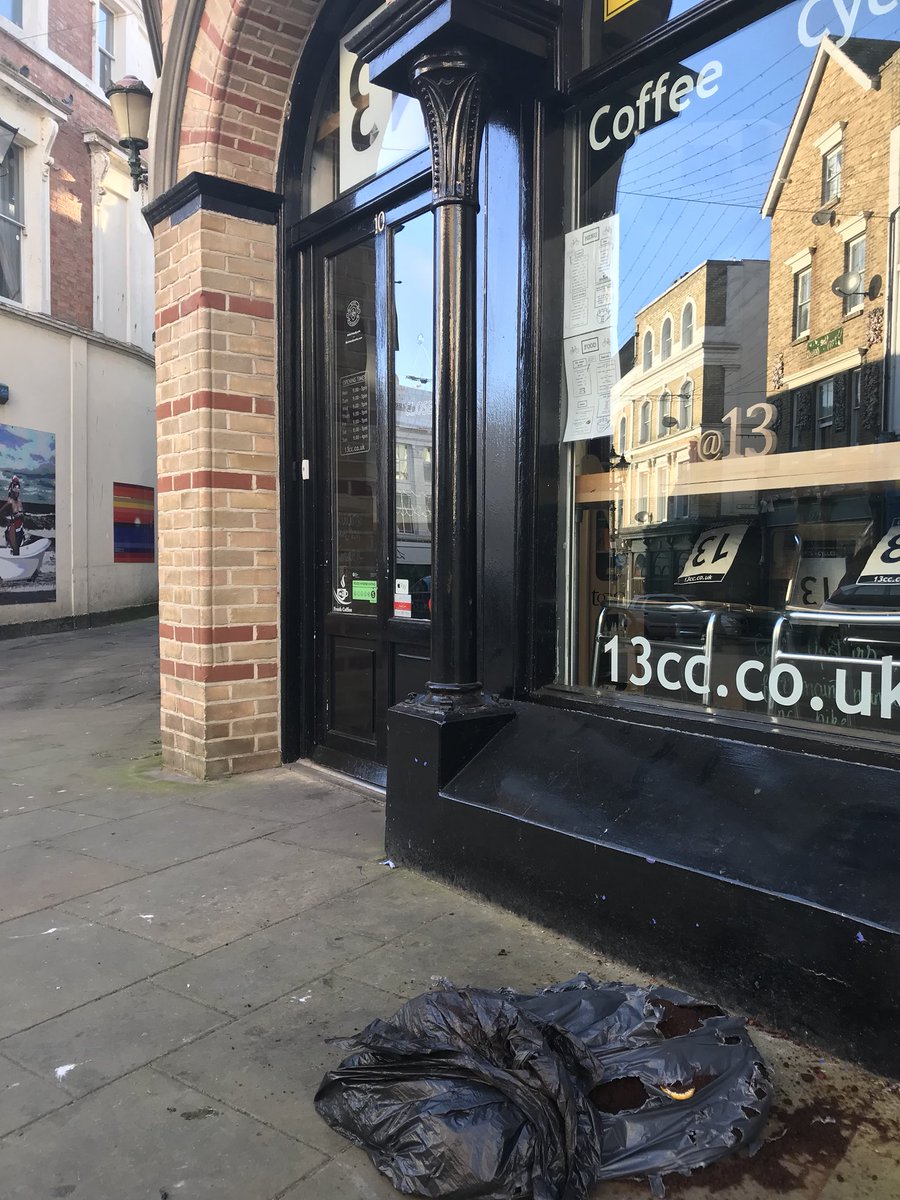 TidyKeeping's tweet image. Residents Rubbish. Rendezvous St/Town Centre. Wednesday April 25th 05.30. A sack full of Coffee, from a Coffee Machine! Surely it’s from a nearby Coffee Shop? I wonder where🤔 @__13cc @fstonehythedc @fstoneherald #folkestone #Flytipping