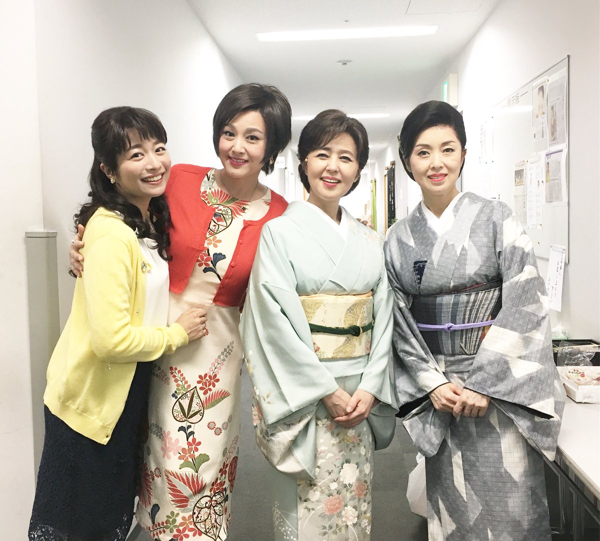 茶だんご على تويتر 美人四姉妹揃い踏み 残りの公演も力を合わせて良い舞台になるよう頑張ってくださいね