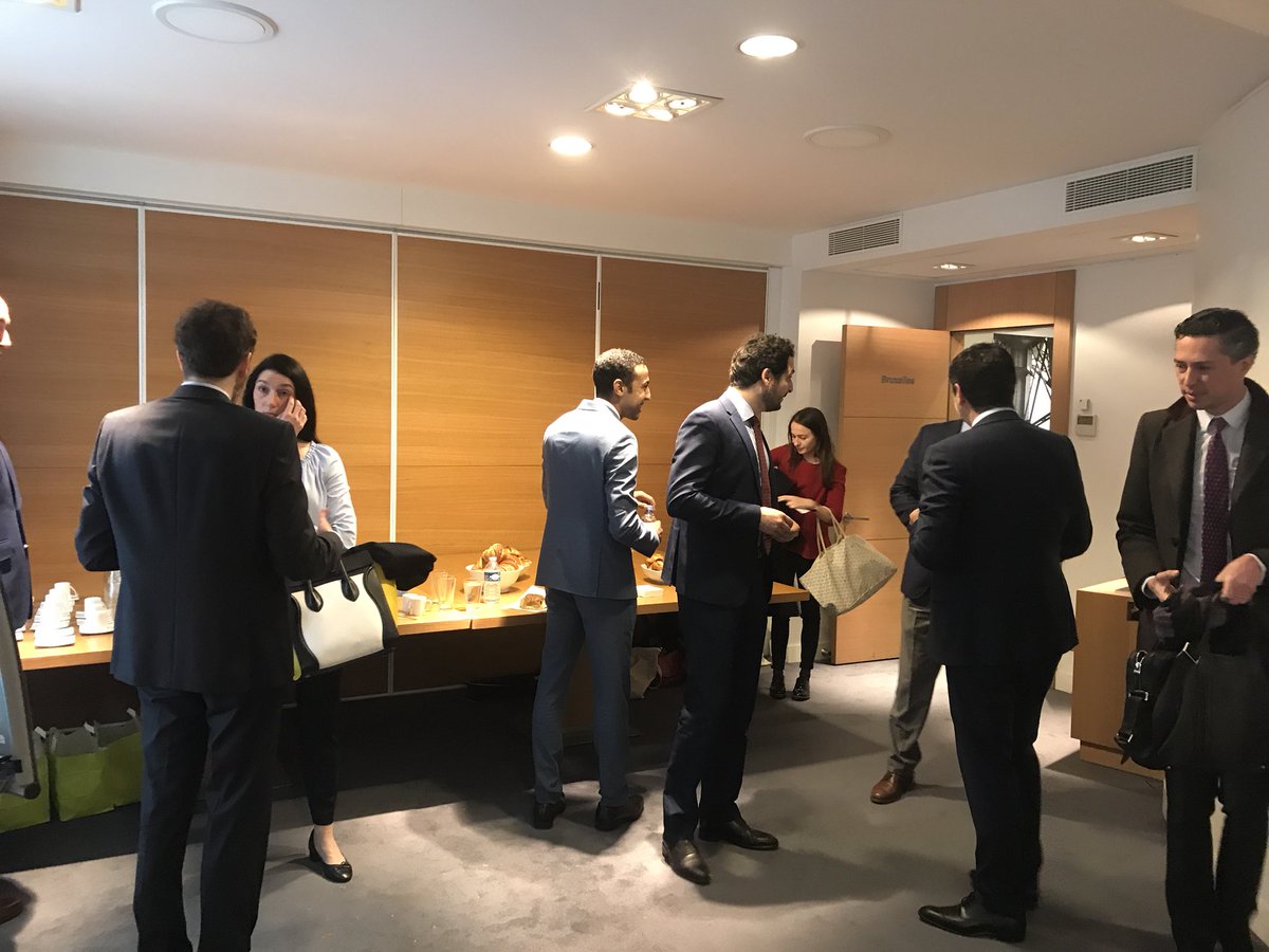 La conférence sur les #investissements au Koweït va bientôt commencer. Merci à <a href="/UGGCAvocats/">UGGC Avocats</a> de nous accueillir ! #cafeMENA #RuleOfLaw