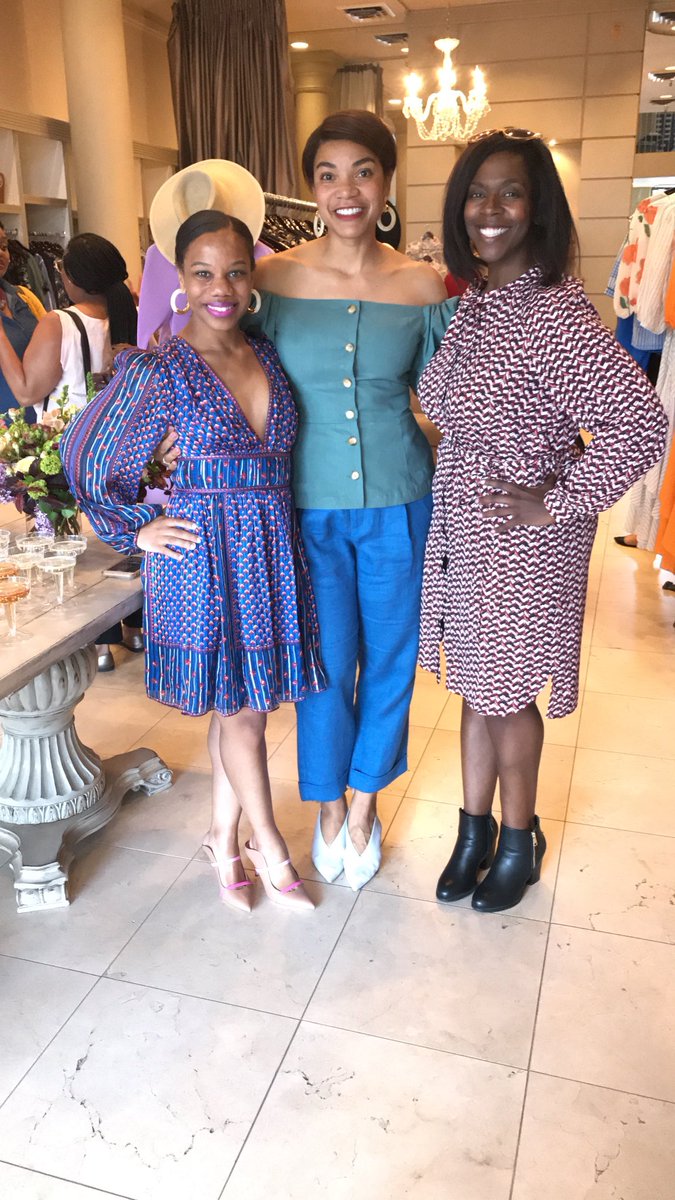 ColorCommntwk's tweet photo. Our #colorcommsf members are enjoying an intimate Sip and See with @shopmcmullen! https://t.co/UGszw2pBHR