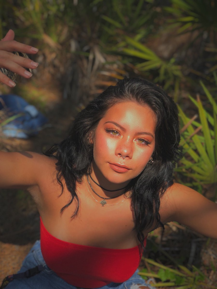 tiffyprater's tweet photo. whatchu know about that glow¿💫 https://t.co/CbZGLQcPX1