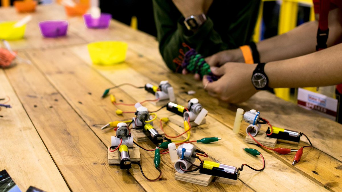 “When someone walks into a classroom in the 21st century, it should be unclear exactly what subject the students are engaged in—the lines between subjects should be blurry, or removed.” Preserving the early excitement of STEAM → STEAM→edut.to/2KaRJWl