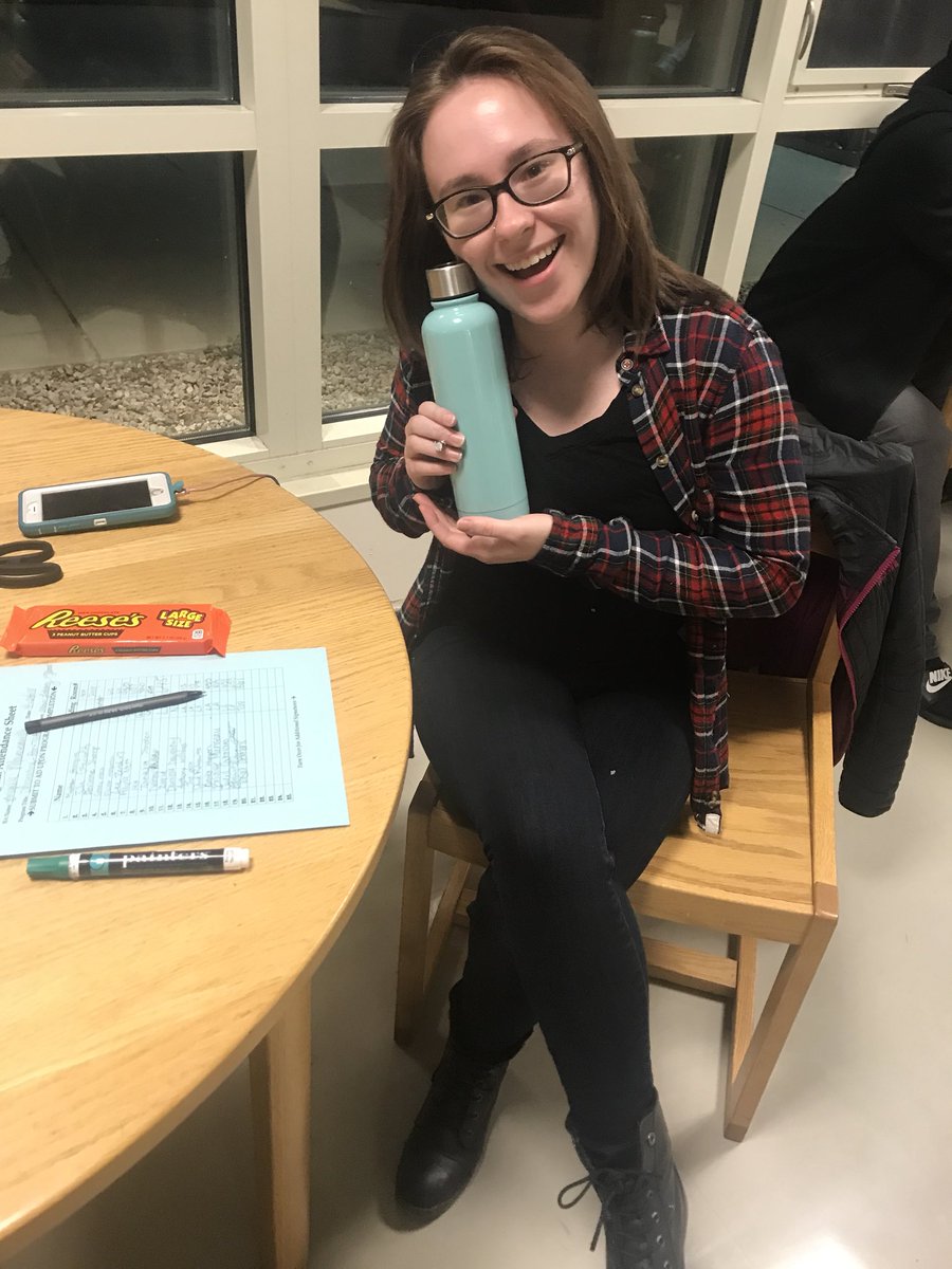 TasiaClemons's tweet photo. RA Brigitte from Larned had a great decorating program! Thanks for always bringing creativity to the top of the hill! #lifeatfram #larnedhall 🐏 https://t.co/UAb4i2XYSK