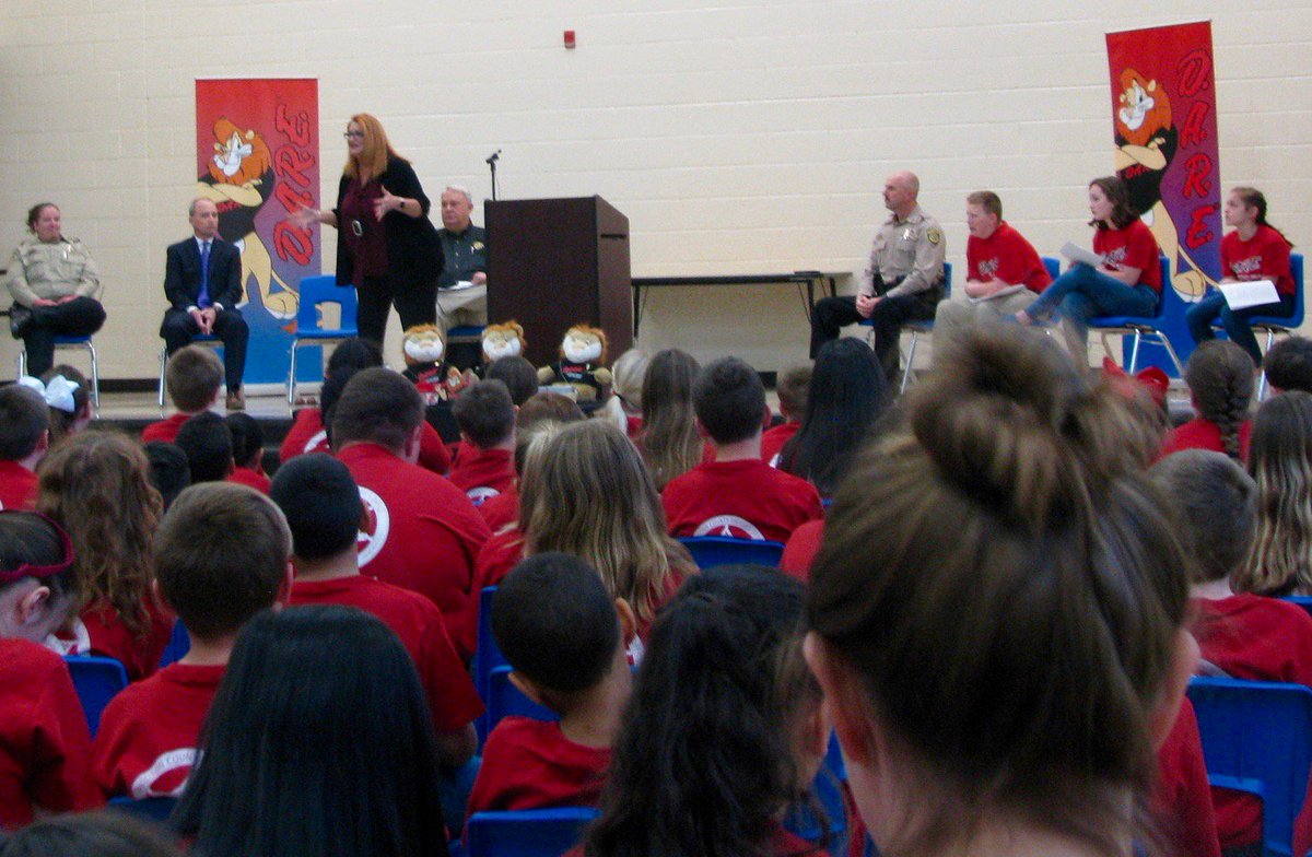 FriendshipElem's tweet photo. @dcsnc  Crowd Celebrates Friendship's D.A.R.E. Graduation with Certificates, Cheer, &amp; Compositions on April 17--along with Challenges from Judge Covington &amp; Sheriff Grice . https://t.co/NYJxbGqrJw