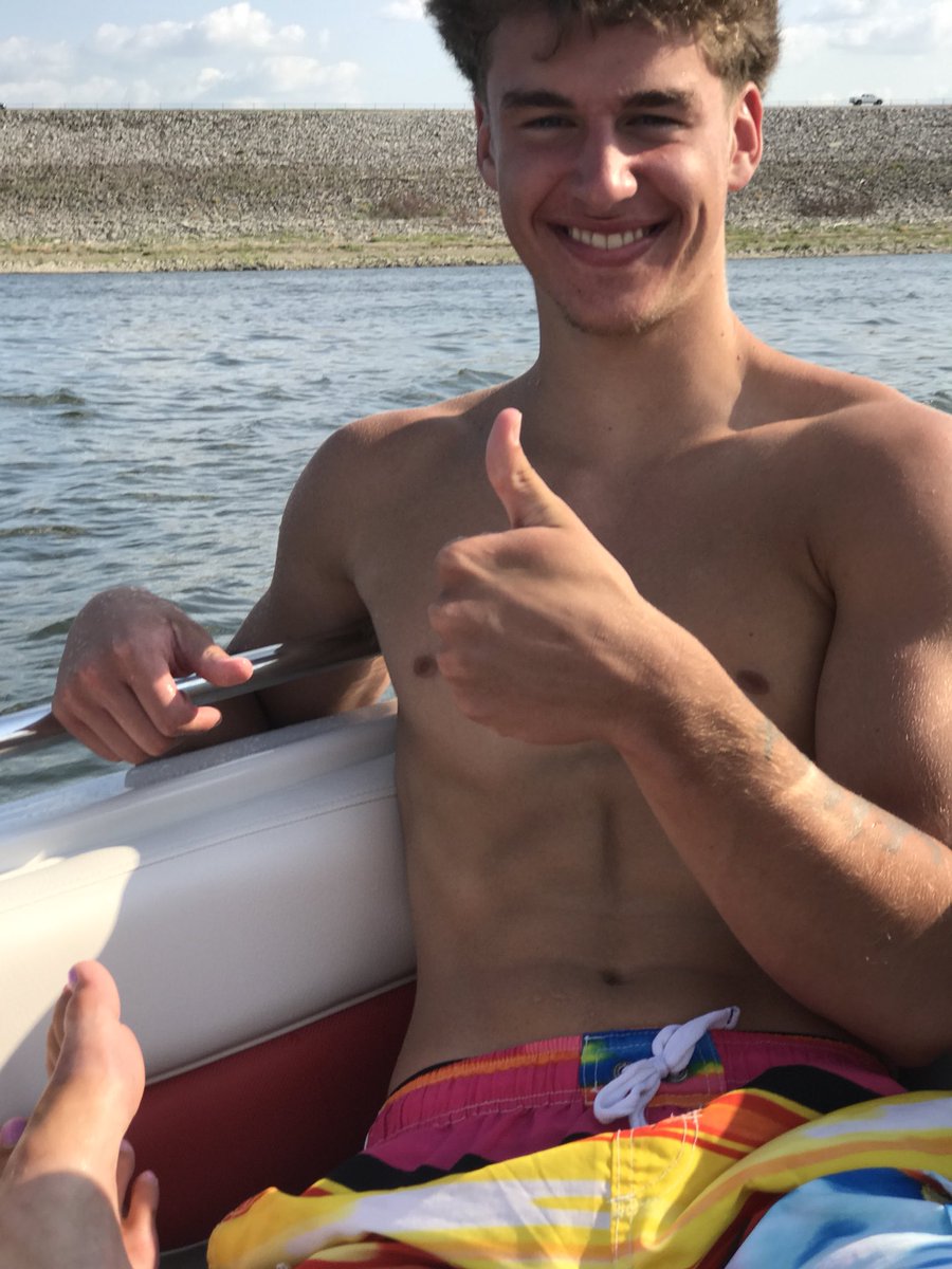 hartleyc13's tweet photo. Happy bday Drew! See you in the summer ☀️😊 @DrewMaschoff https://t.co/QFDJJAK3TB