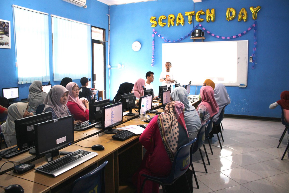 Seminar "Get the Essential Life Skills in the 21st Century with Scratch" with Mrs. Siti Aminah, M.Kom. &amp; Scratch Workshop, Saturday, 12 April 2018.  
Road to International Scratch Day Celebration 2018 <a href="/sitdarulabidin/">darulabidin</a> <a href="/scratch/">Scratch Team</a> #Scratch #ScratchDay