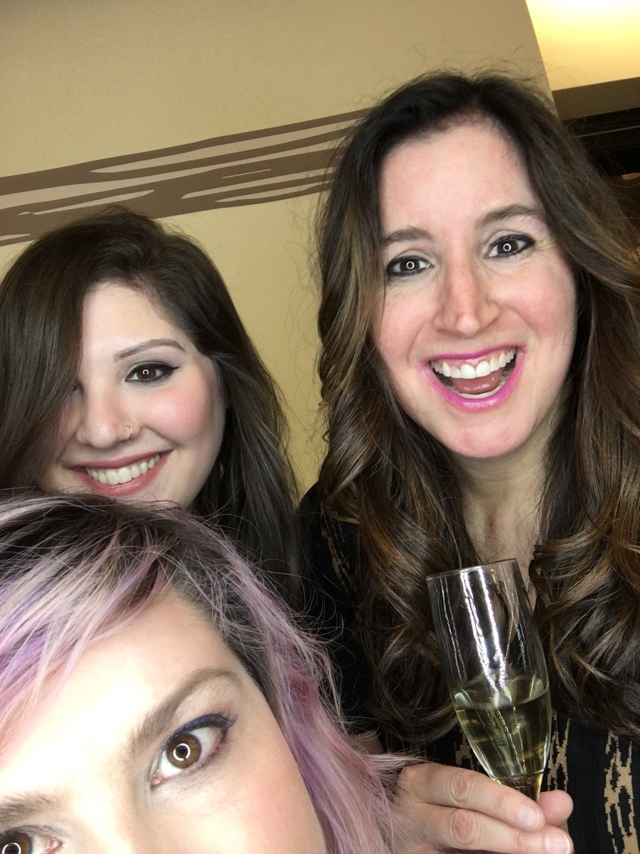 GinaCrash's tweet photo. There was a crazy good #ringlight @AboutFacesDay #Canton tonight #AFnetglam @HeidnSeekEnt production by @HeidnSeek w/ @allidubbs @radiojosie https://t.co/Wx7l0OZZMX