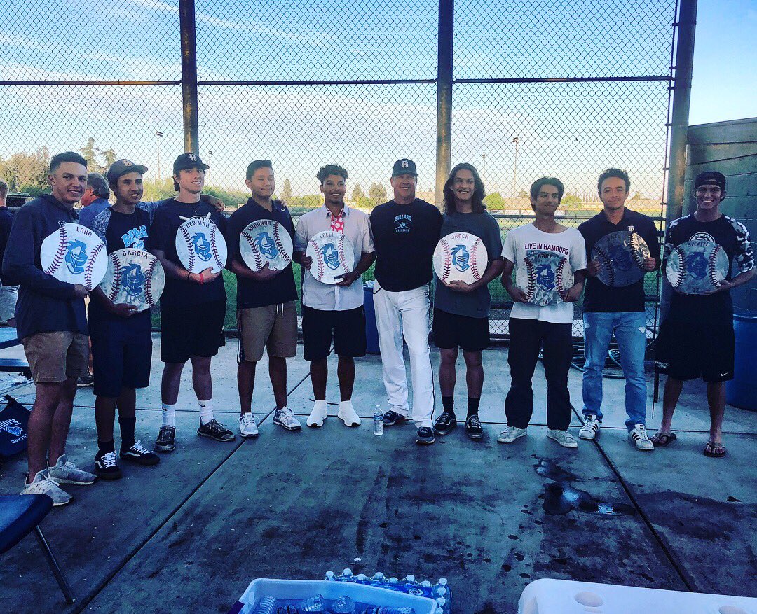 OishiiNomNom's tweet photo. Bullard Baseballs senior night... so proud of them ... https://t.co/wEyjhQaUBf
