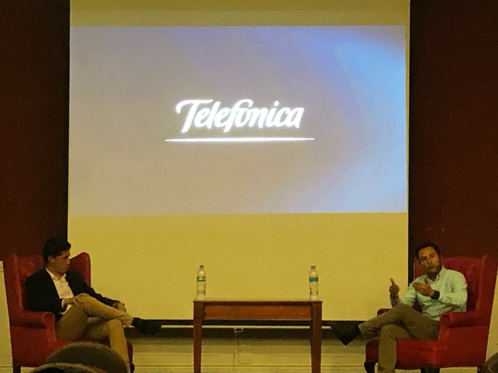 ClubVAmbiental's tweet photo. Queremos agradecer a @TelefonicaEC, por habernos brindado la charla de Responsabilidad Corporativa Ambiental, la cual fue muy informativa e interesante para nosotros. Esta charla fue el evento inaugural de la semana de la tierra. #EcoUSFQ https://t.co/7DpTHSm1FL