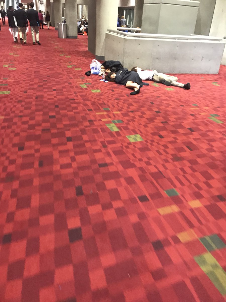 StevenJMitche11's tweet photo. You haven’t truly experienced #DECAICDC until you have taken a random nap on the floor in the middle of 20,000+ people like this and be completely #UNBOTHERED! 🤷🏽‍♂️ 🔹🔷🔹 #IssaWrap ✅ https://t.co/eWDlgVmVNX