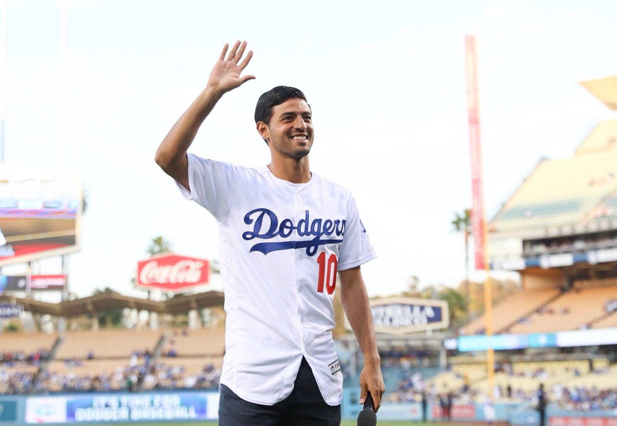 11carlosV's tweet photo. Estoy listo para jugar con los @Dodgers ⚾️⚾️⚾️ ( no la llegue 🤣🤣🤣) https://t.co/s9djTY6CPD