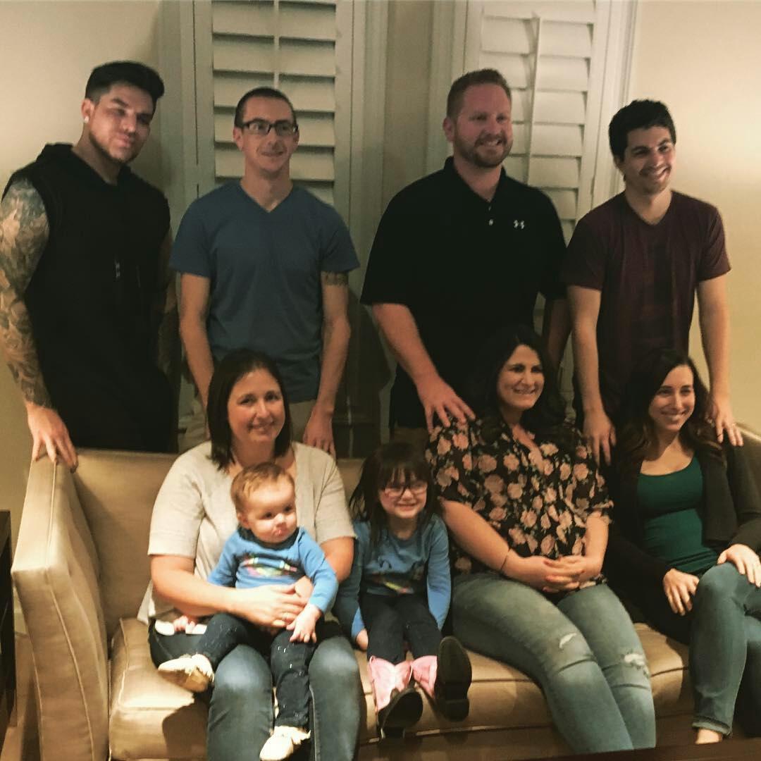 AdamLambert_INA's tweet photo. mollyann2: 4 cousins...3 spouses....2 kids....2 on the way.  This is my favorite part of Thanksgiving, seeing us all together #thanksgiving2016 #cousins #willberghsroadtrip2016 #family  https://t.co/G50qhIbj0q 

Old pic from Nov 2016 #adamlambert https://t.co/MvrNrDGNYD