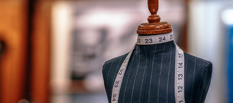 As a small #fashion brand, the world of #ecommerce is a little different. These tips can help you use #SocialMedia and other marketing channels to get your fashion brand up and running! buff.ly/2sLfxvd