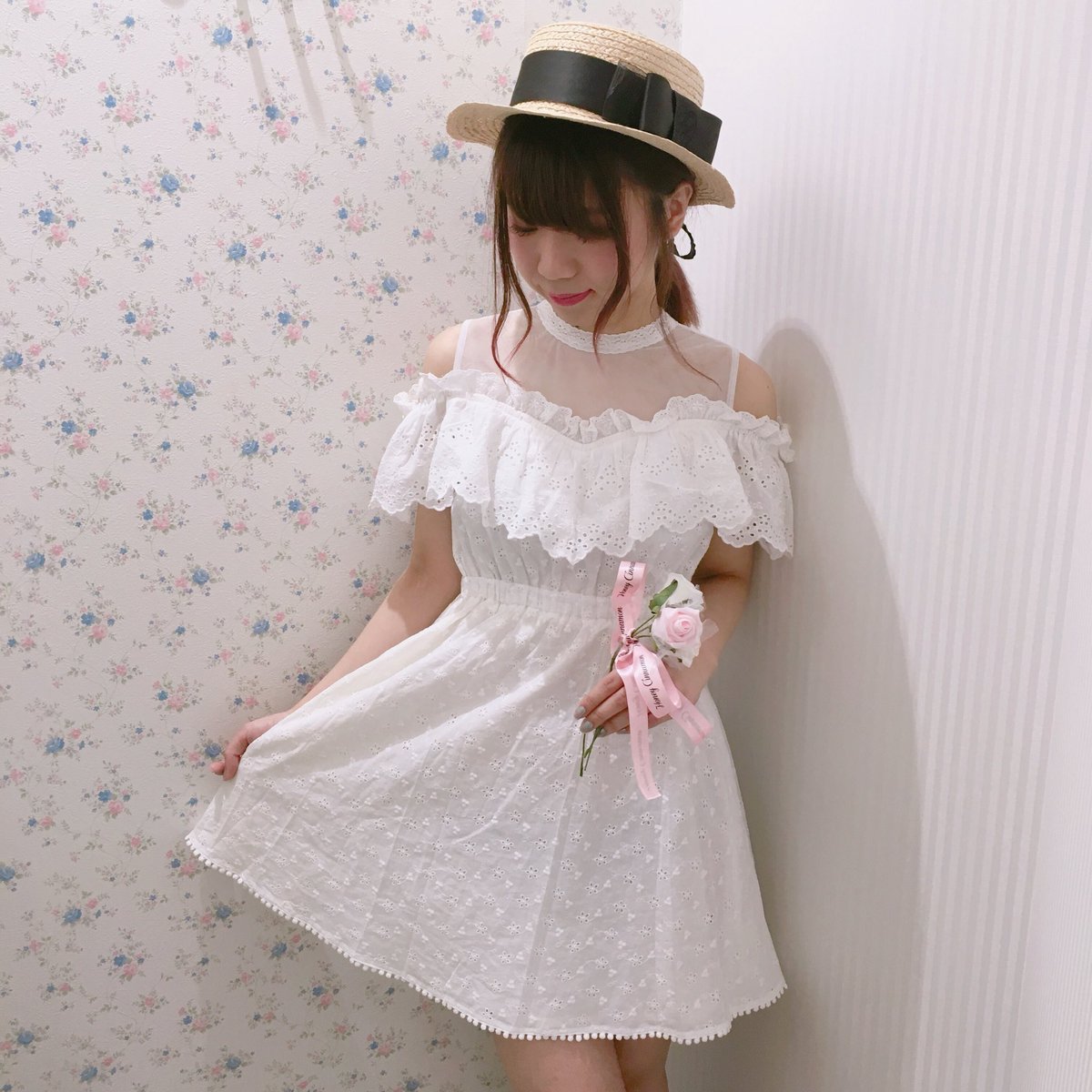 ハニーシナモン渋谷109店 No Twitter New Arrival 夏にオススメのコットンレースワンピース デコルテの程よい透け感が大人可愛い1枚です コットンレースオフショルワンピ White 10 000 Tax